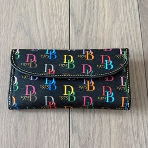 Dooney & Bourke Black Multicolor Logo Wallet